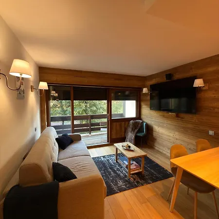 Cozy Minutes To Telepherique Апартаменти