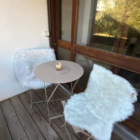 Апартаменти Cozy Minutes To Telepherique *