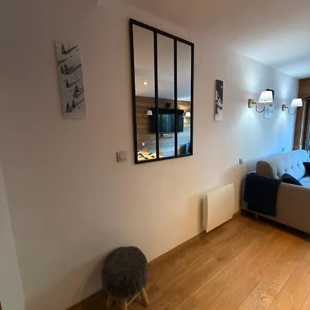 Cozy Minutes To Telepherique Апартаменти
