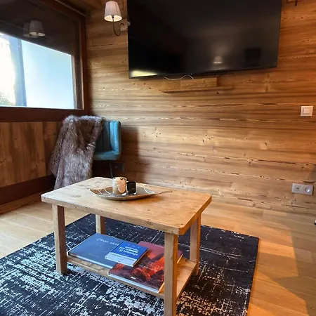 Cozy Minutes To Telepherique Апартаменти